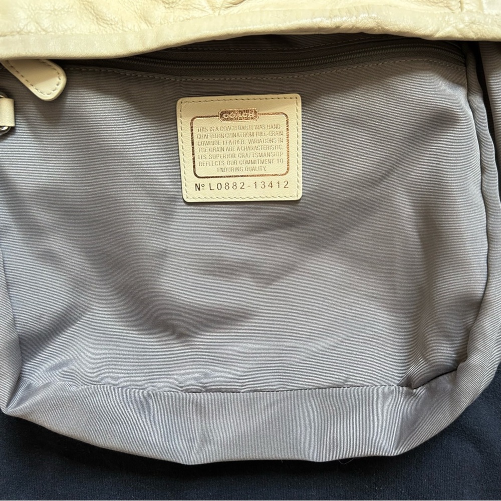 Coach 13412 Bag in off white - Picture 11 of 13